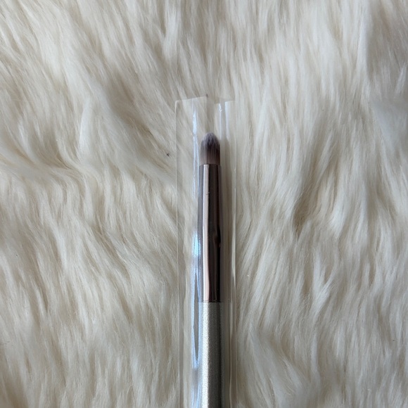 Elegant Silver and Brown Makeup Brush Set - Picture 5 of 6